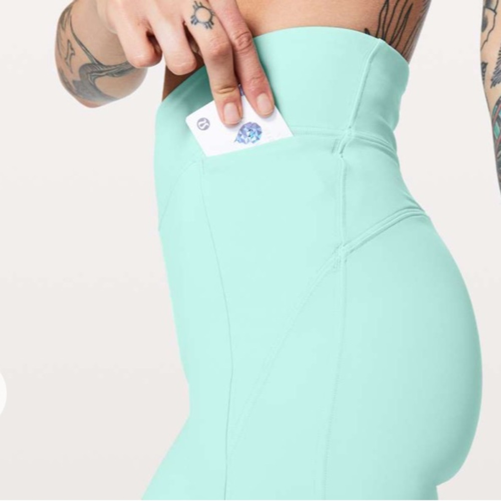 Lululemon On Pace Shorts - Picture 11 of 12